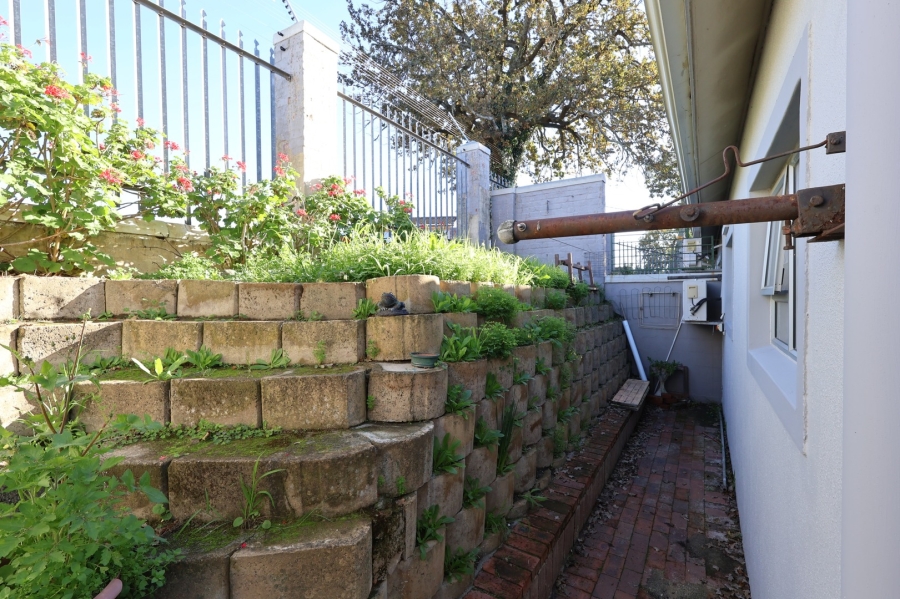 2 Bedroom Property for Sale in Lemoenkloof Western Cape